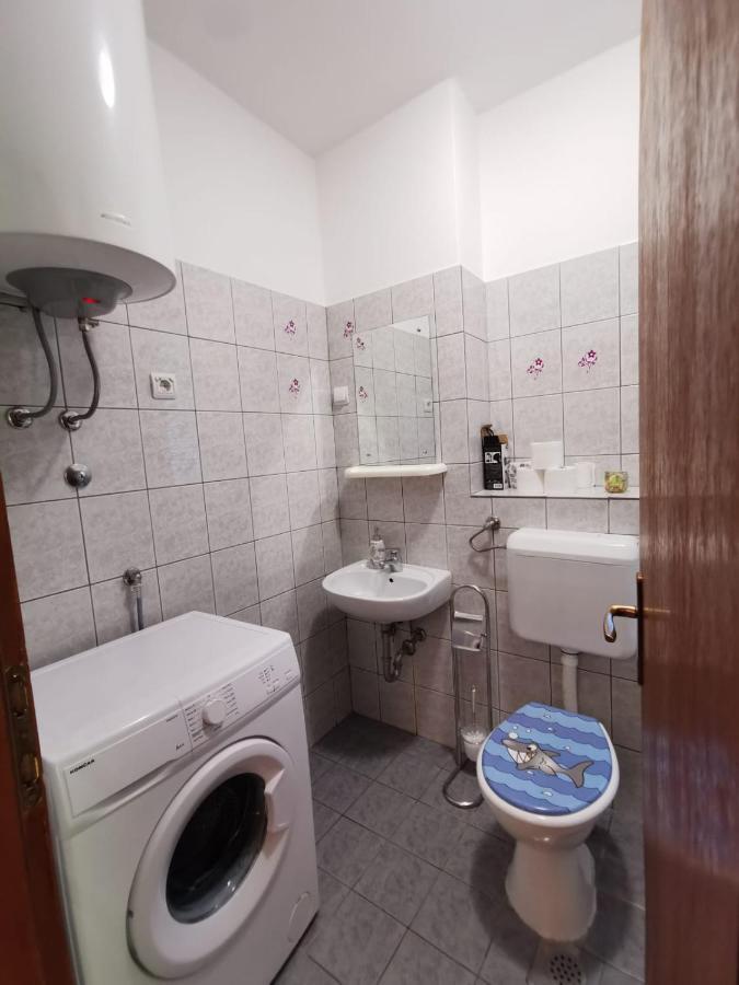 Apartament Omisalj Exterior photo